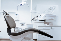 OÅwietlenie awaryjne w gabinecie dentystycznym - bezpieczeÅstwo i efektywnoÅÄ